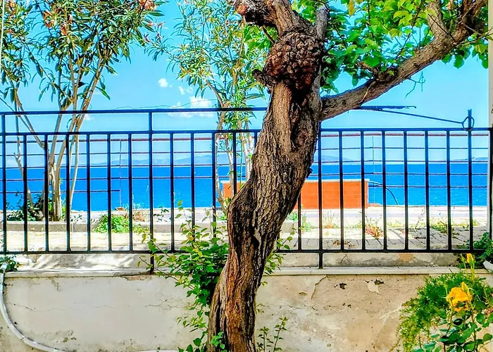 Seaside Agioi Theodoroi (Corinthia)